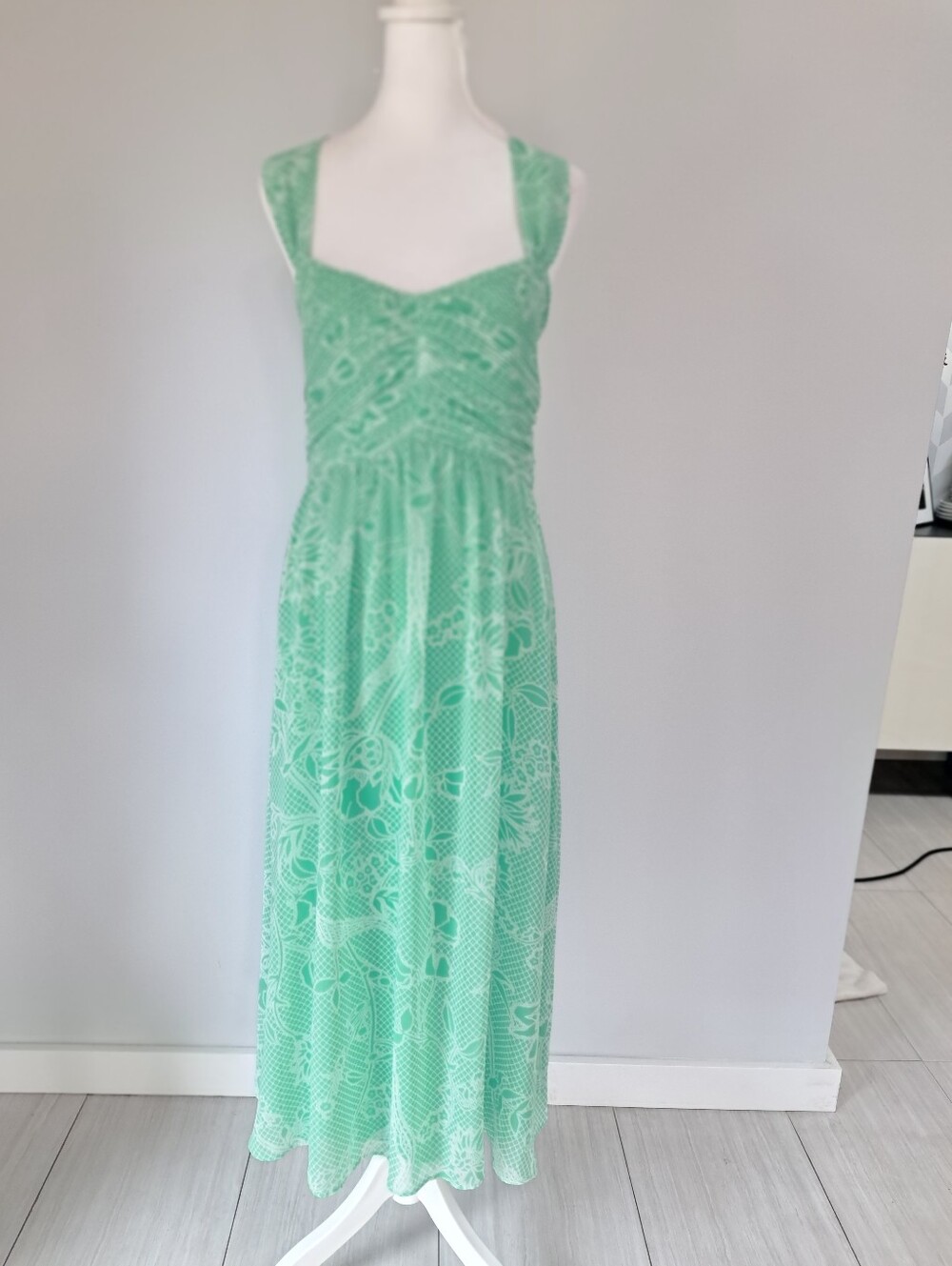 NWT WHBM Mint Green Sleeveless Chiffon Maxi Dress Fully Lined, Pleated